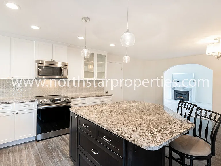 3540 SW Falcon St — Photo 10