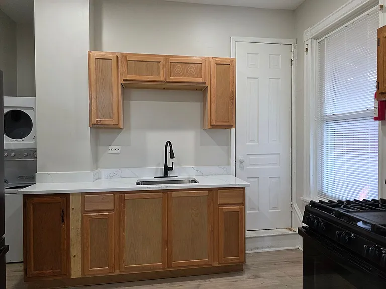 416 N Broom St — Photo 2
