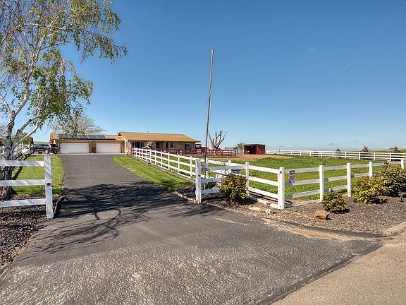 3rd image of 34521 Bernard Rd