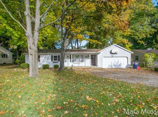1231 Fallingbrook Dr SE, Kentwood, MI 49508