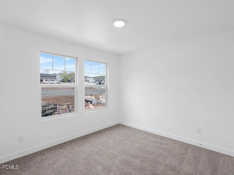 2035 N High Uintas Ln — Photo 32