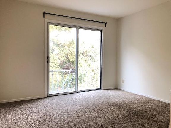 2nd image of 174 Monterey Blvd APT 6