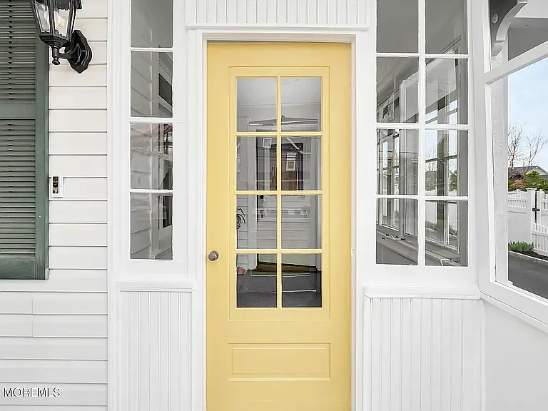 904 Arnold Ave — Photo 5