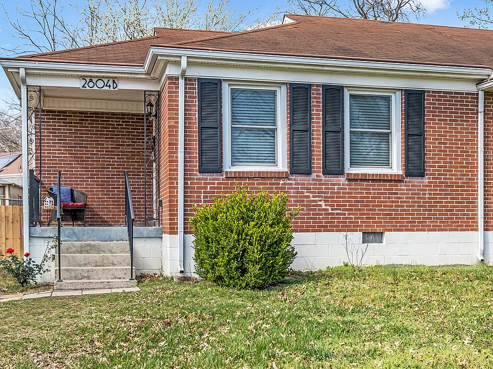 Unit B has access to front and side yards