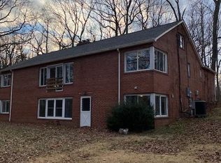 18317 Woodland Dr, Triangle, VA 22172