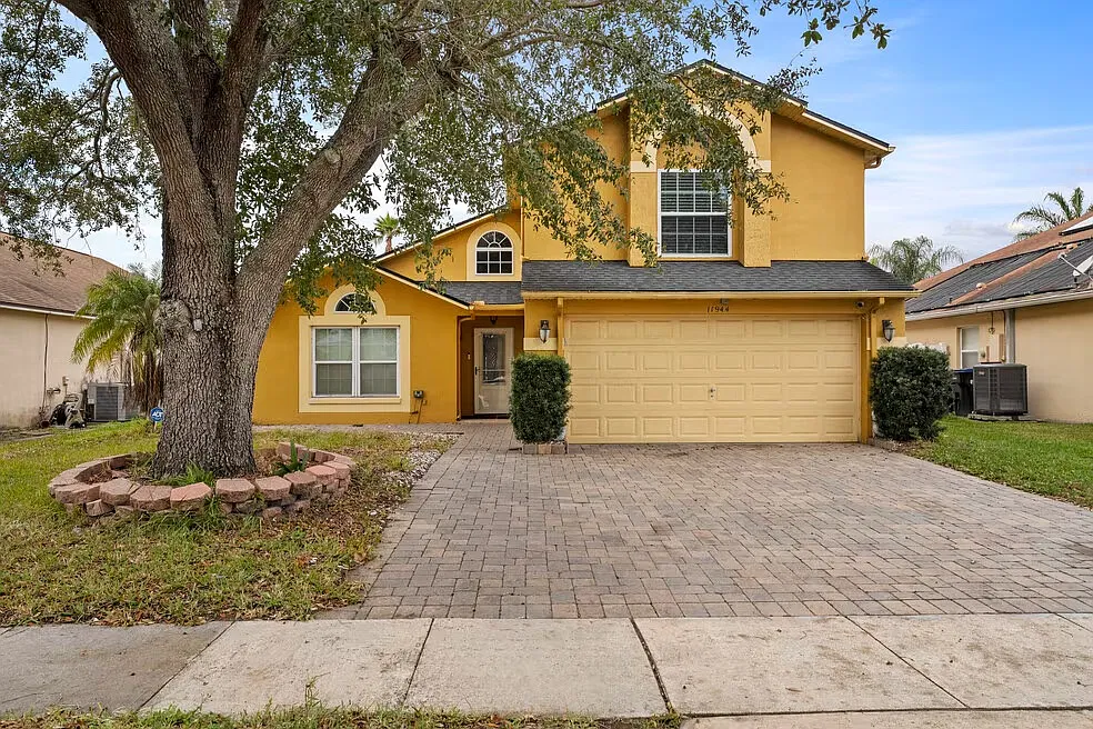 4 bed, 2.5 bath, 2460 sqft, $3,300 — Photo 1