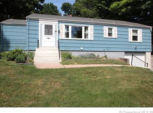 530 Evergreen Ave, Hamden, CT 06518