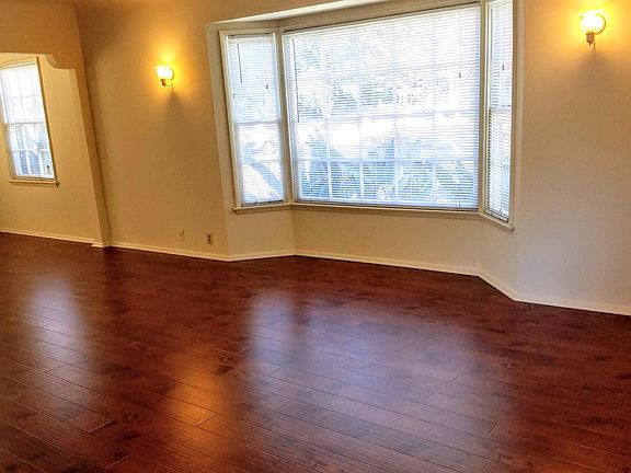 5th image of 1734 E 1st St APT 1