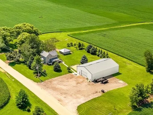 4139 S Spielman Rd, Winnebago, IL 61047