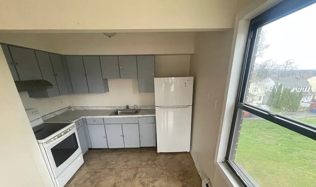 185 Palisade Ave — Photo 1