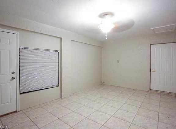 4th image of 10 E 10th St