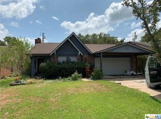 262 Oakbend Ln, Giddings, TX 78942