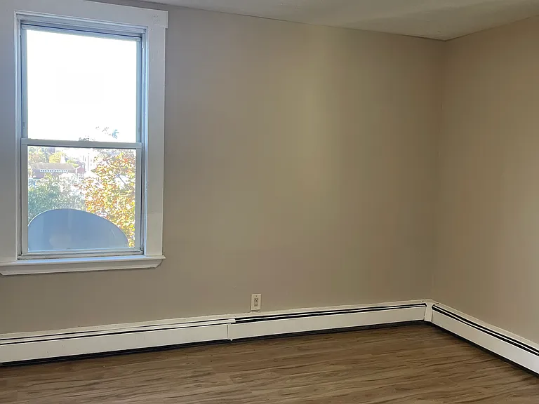 18 Lawton Ave #2 — Photo 16