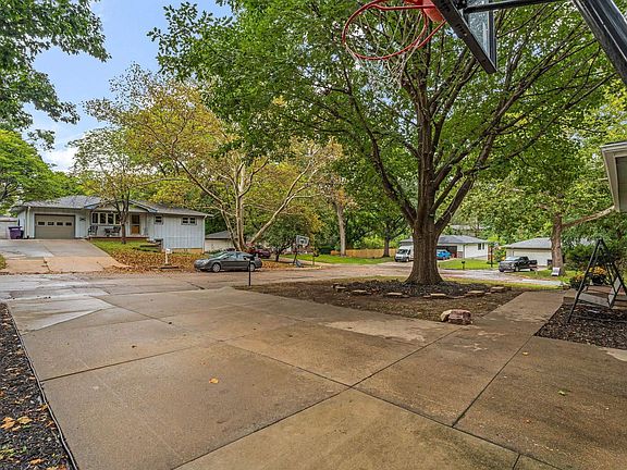 2nd image of 3213 Highland Cir
