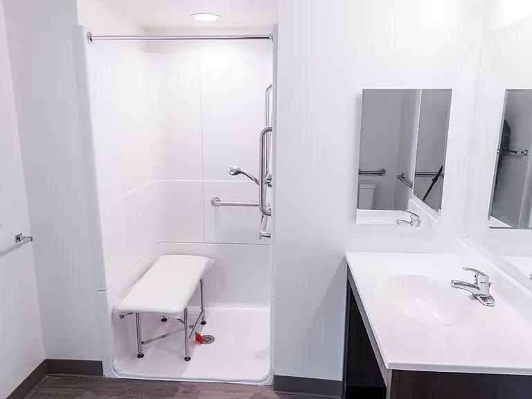 Euclid Beach Apartments — Photo 6