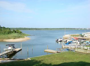 59 W End Ave, East Quogue, NY