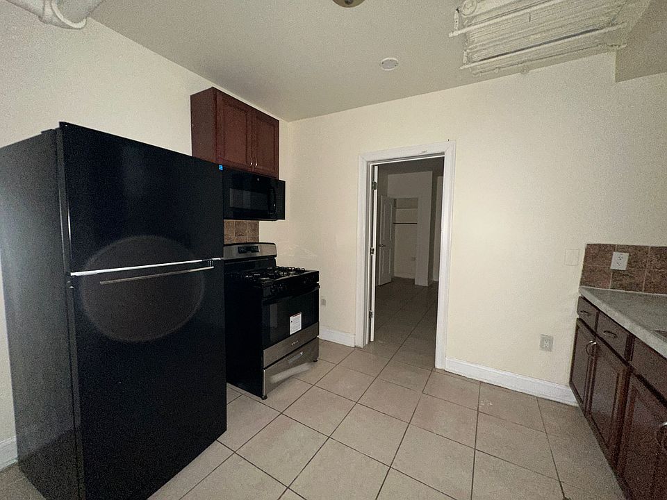 1st image of 17 Gifford Ave #B200