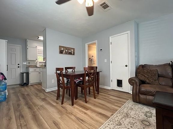 4th image of 536 Claremont Ct