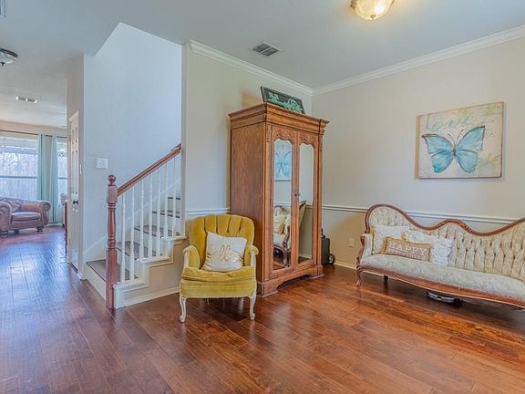 4th image of 825 Green Pond Dr