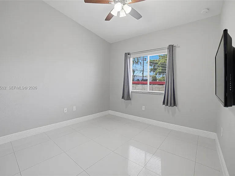 935 NW 2nd Ave — Photo 15