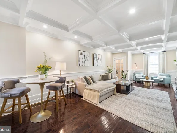 776 S Front St, Philadelphia, PA 19147