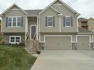 810 SW Apple Grove Ct, Grain Valley, MO 64029