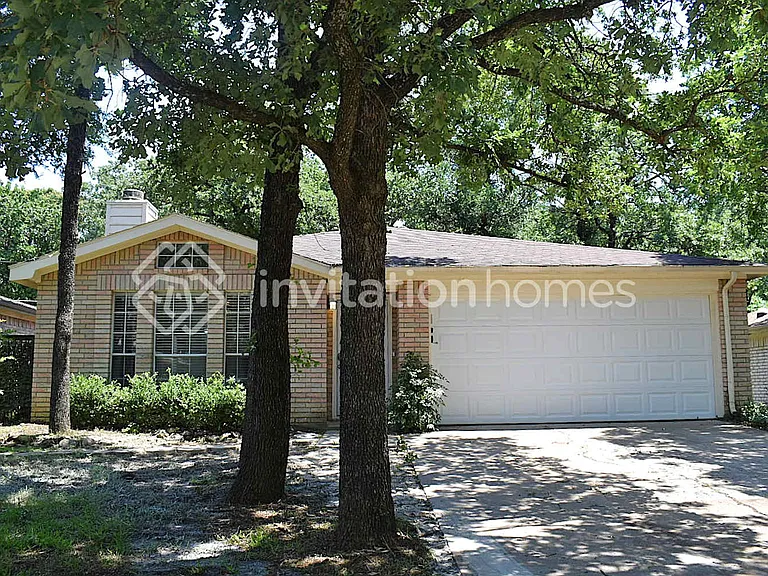 1111 Hidden Creek Dr — Photo 1