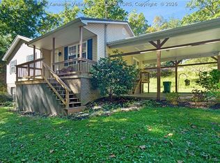 53 Beaver Dr, Hurricane, WV 25526