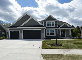 N48W21601 Martha Ln, Menomonee Falls, WI 53051