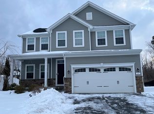 15 Stonebridge Dr, East Amherst, NY 14051