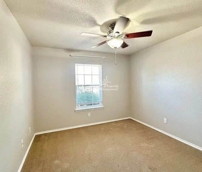 2315 Windy Cir — Photo 15