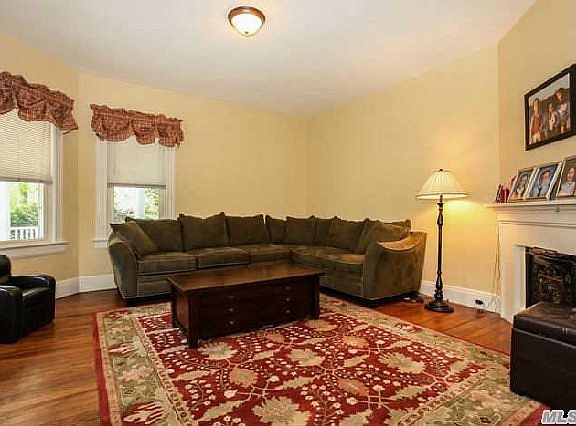 4th image of 16 Powell Ave