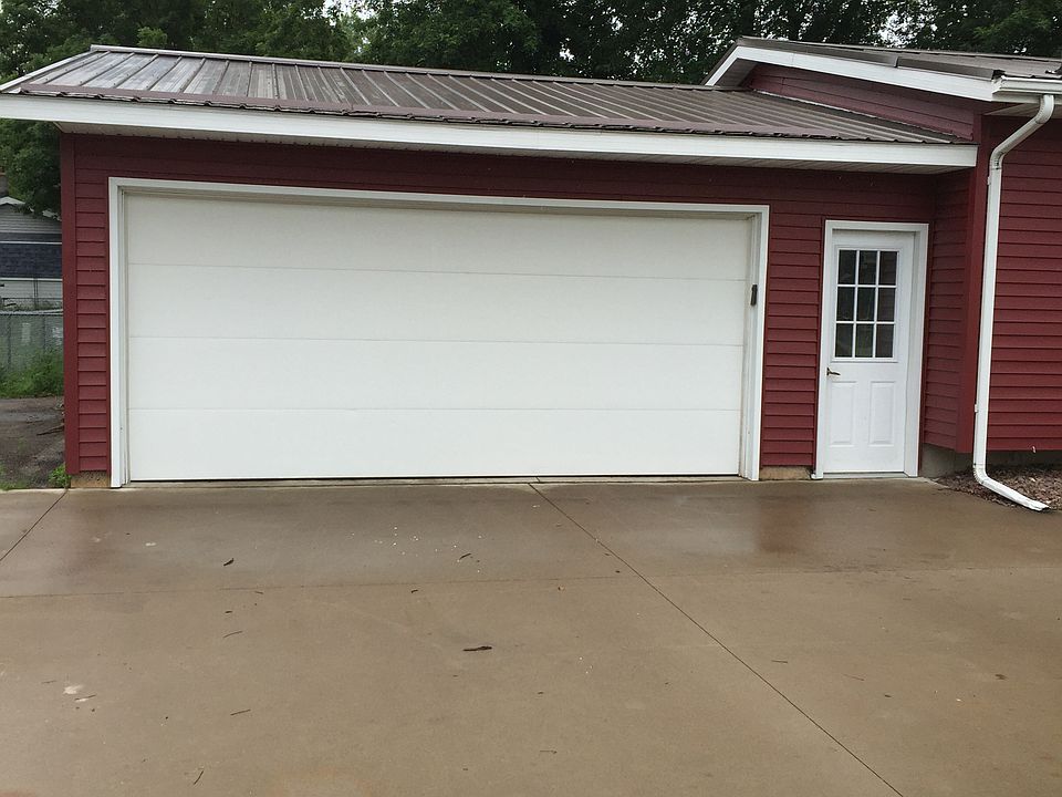 1st image of 1521 Viking Ave