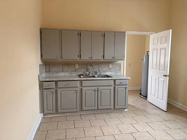 216 N Salcedo St — Photo 8