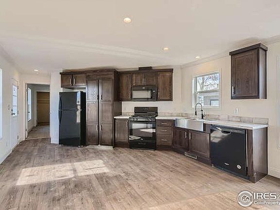 2nd image of 1109 Maclean St