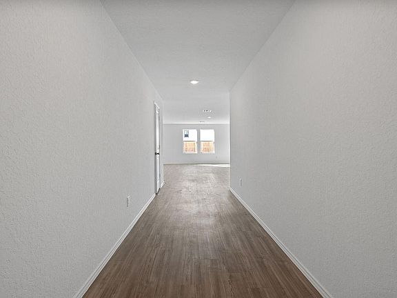 3rd image of 5927 Antonio Pl