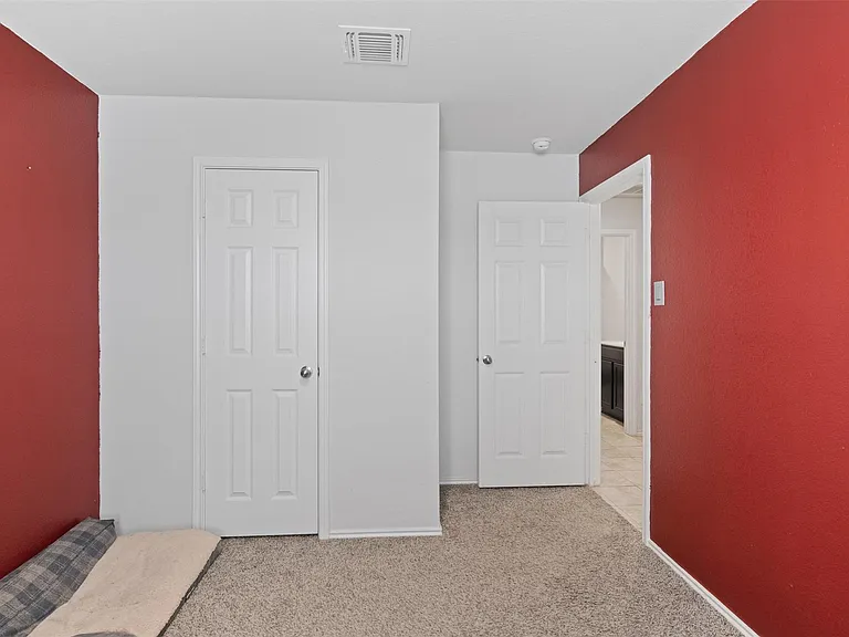 701 Taggart Trl — Photo 9