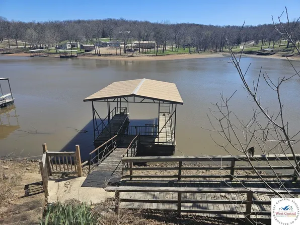 28530 Paradise Dr, Warsaw, MO 65355