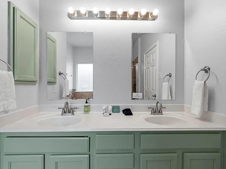 704 San Antonio Trl — Photo 21