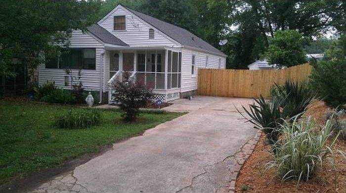 Screened in front porch, 