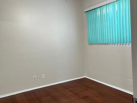 4th image of 1853 Harbor Ave APT 4