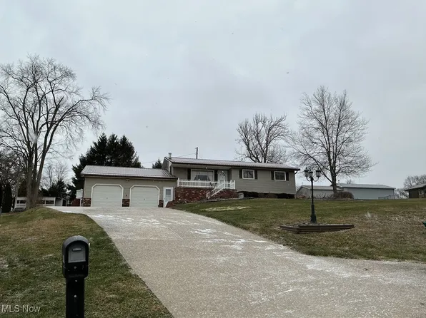 5890 Melody Ln, Zanesville, OH 43830