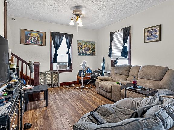 2nd image of 217 Hunts Ave