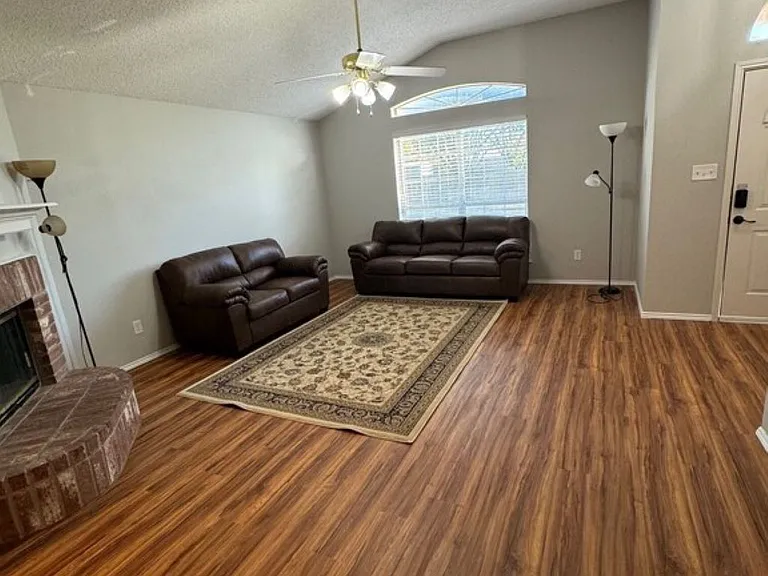 209 Colt Ln — Photo 18