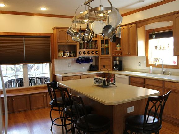4th image of 312 Wyndhurst Dr