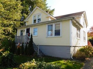 149 Franklin St, Warren, RI 02885