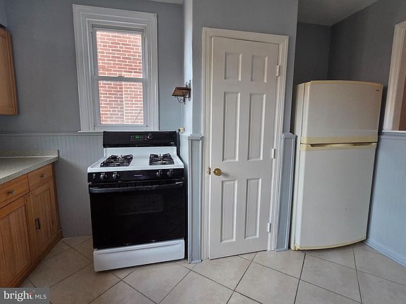 5th image of 3019 Knorr St