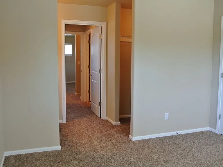 2620 Newton St — Photo 13