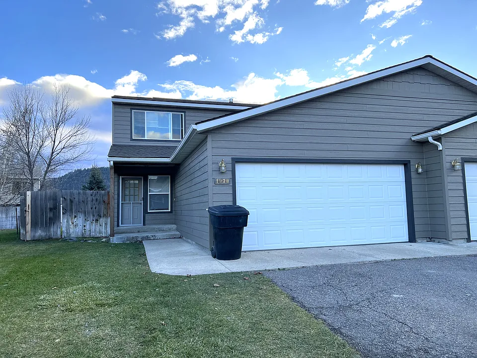 1970 Greatview Dr