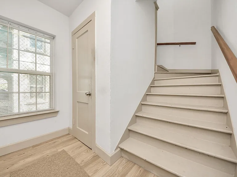 2919 Rosedale St #B — Photo 7